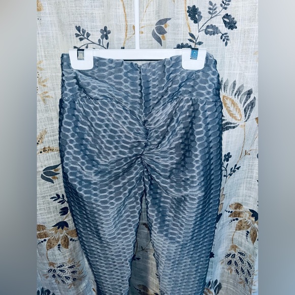 High Waist Scrunch Ruched Pattern Booty Lifting Leggings ⭐️ - Picture 3 of 7